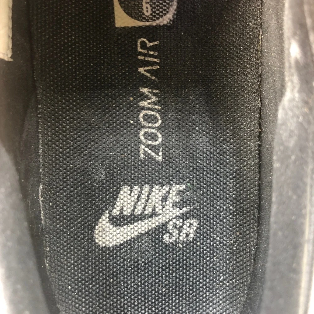 Nike SB Stefan Janoski Slip-On Black Leather Skate Shoes 855641-001 Womens 7.5